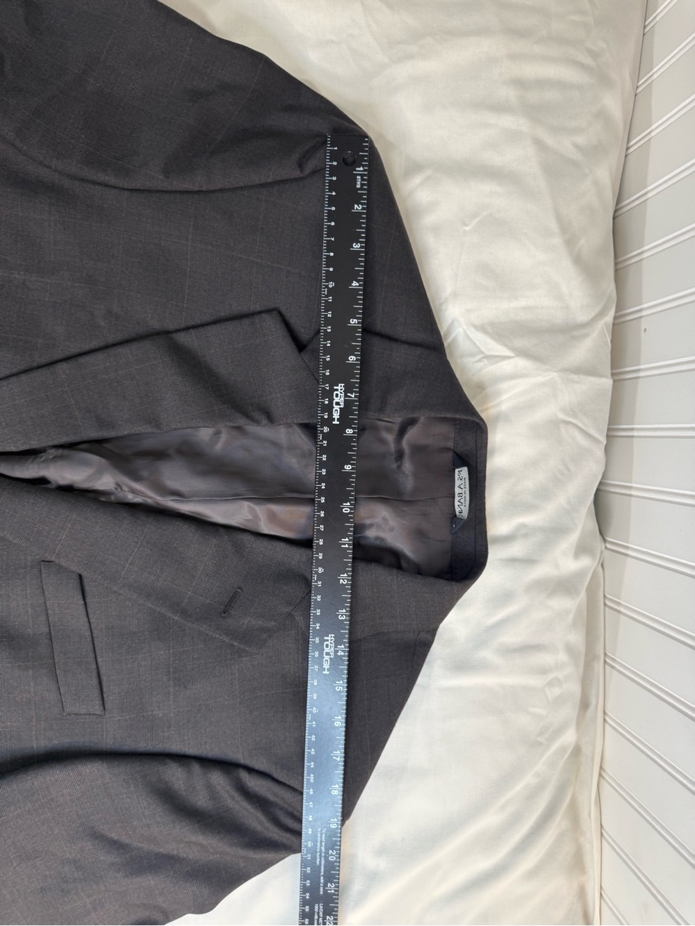 Jos. A. Bank Men's Dark Charcoal Windowpane Two-Button Sport Coat - Picture 9 of 15